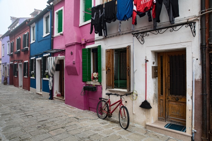Street Life, Burano – Tony Teague Street Life, Burano - Tony Teague